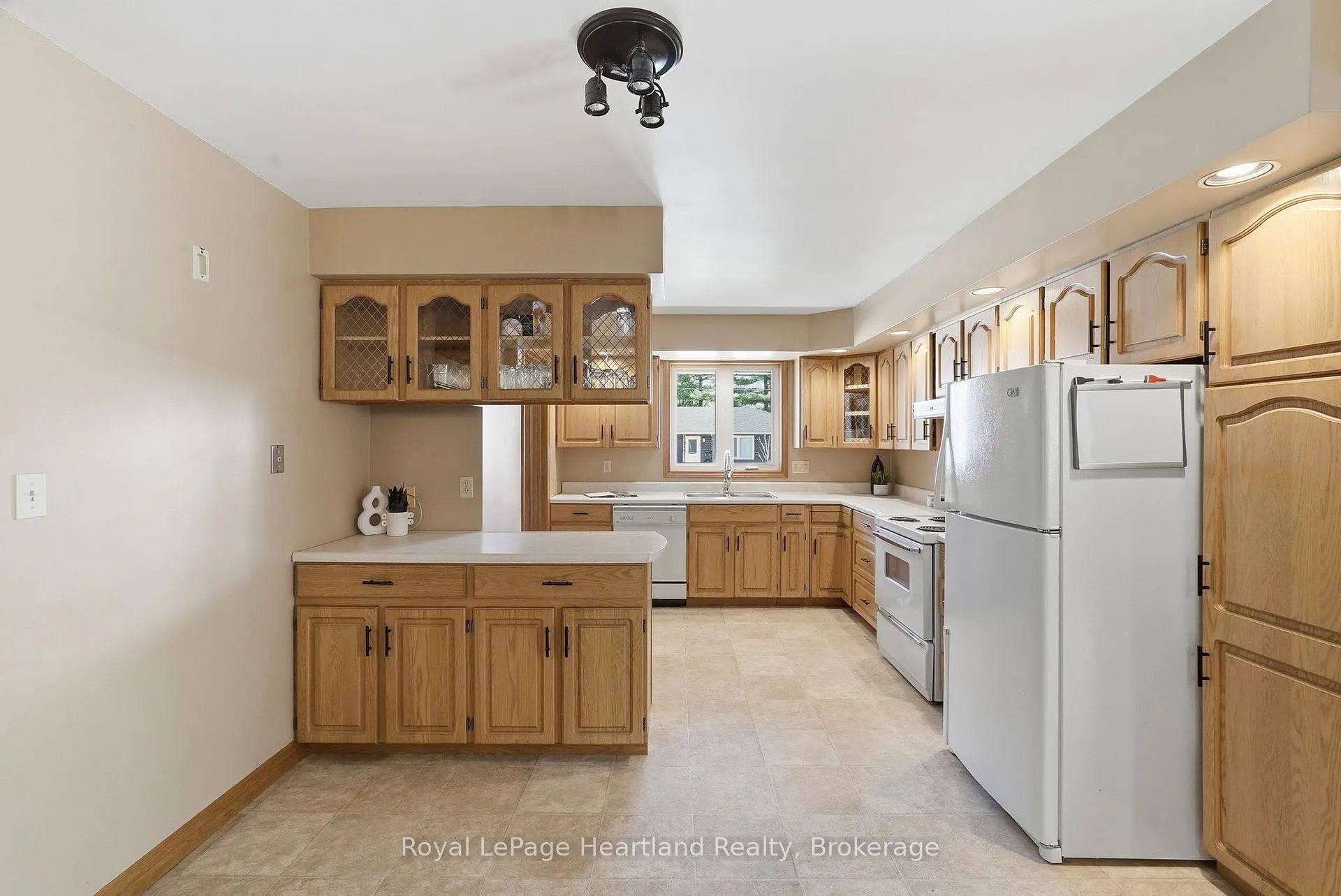 Photo 14 of 350 Edward Street, North Huron, Wingham — HOMEH
