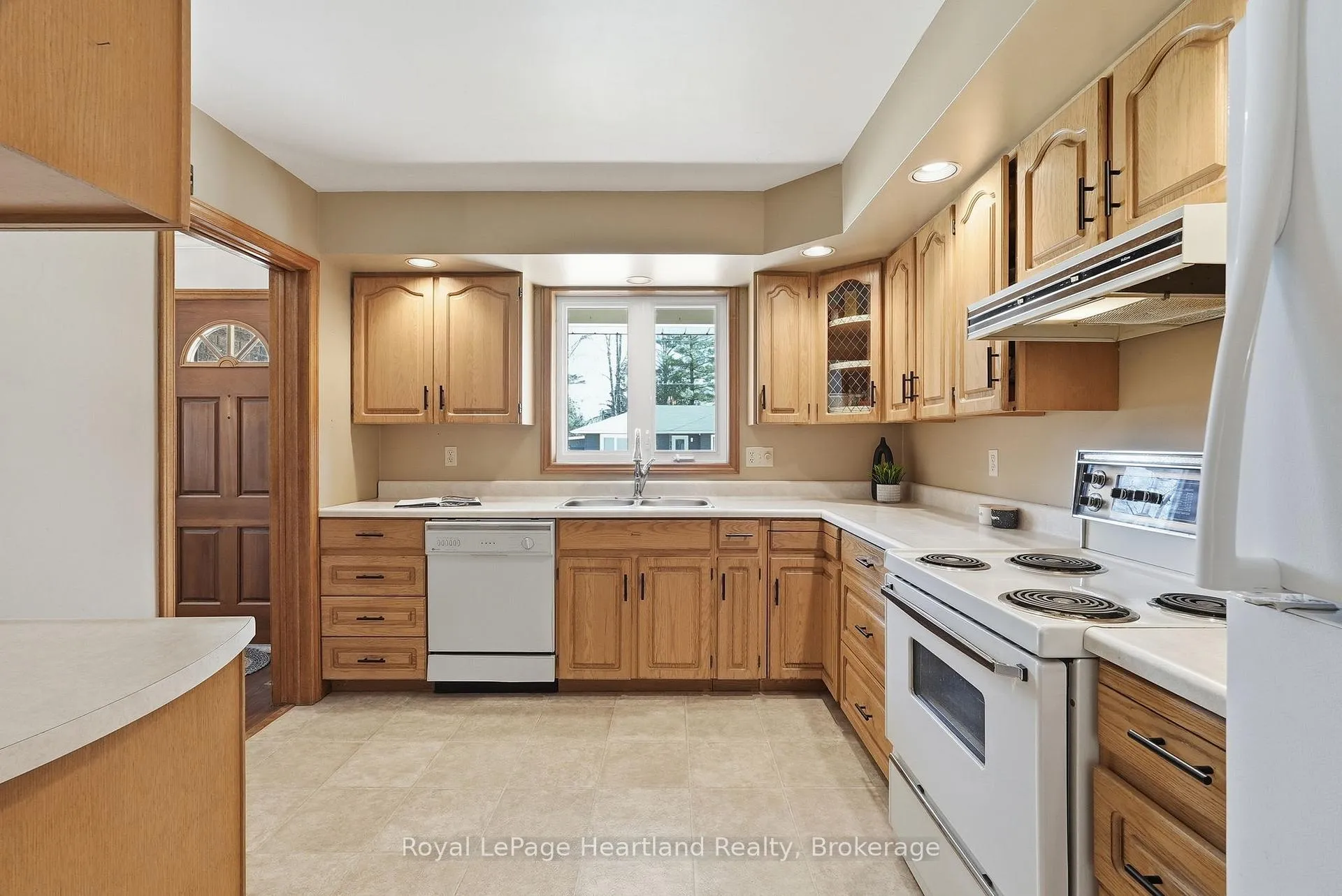 Photo 16 of 350 Edward Street, North Huron, Wingham — HOMEH