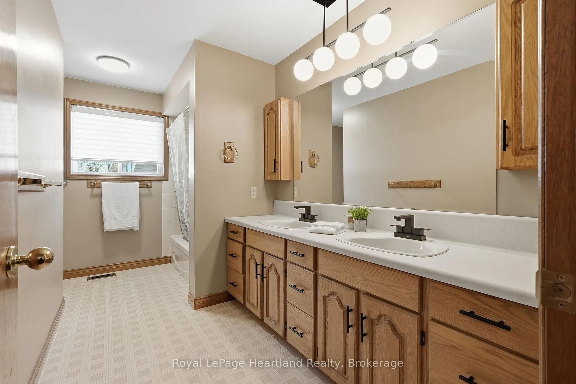 Photo 21 of 350 Edward Street, North Huron, Wingham — HOMEH