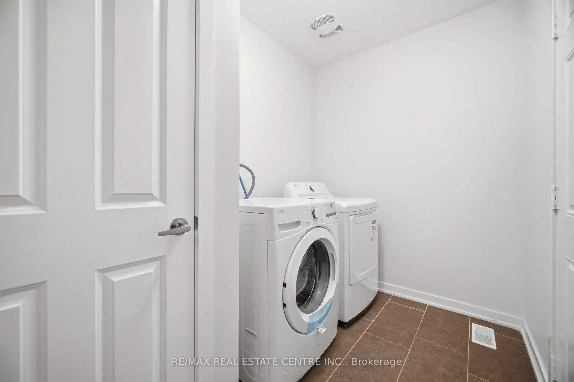 Photo 35 of 40 Sherway Street, Hamilton, Stoney Creek — HOMEH