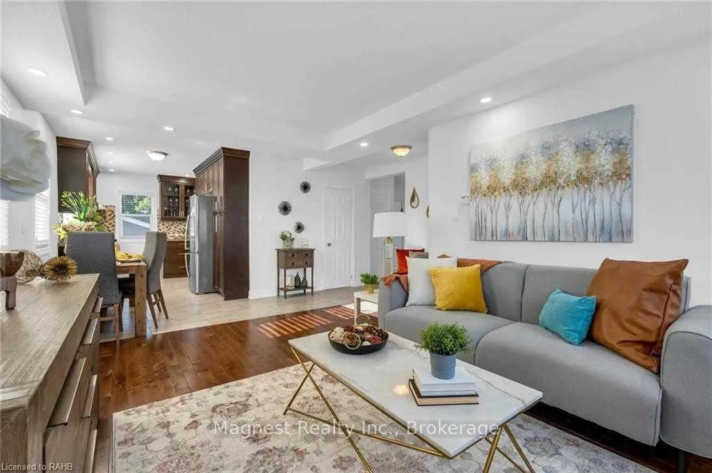 Photo 12 of Unit Upper, 18 New Mountain Road, Hamilton, Stoney Creek — HOMEH