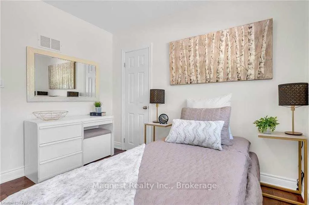Photo 21 of Unit Upper, 18 New Mountain Road, Hamilton, Stoney Creek — HOMEH