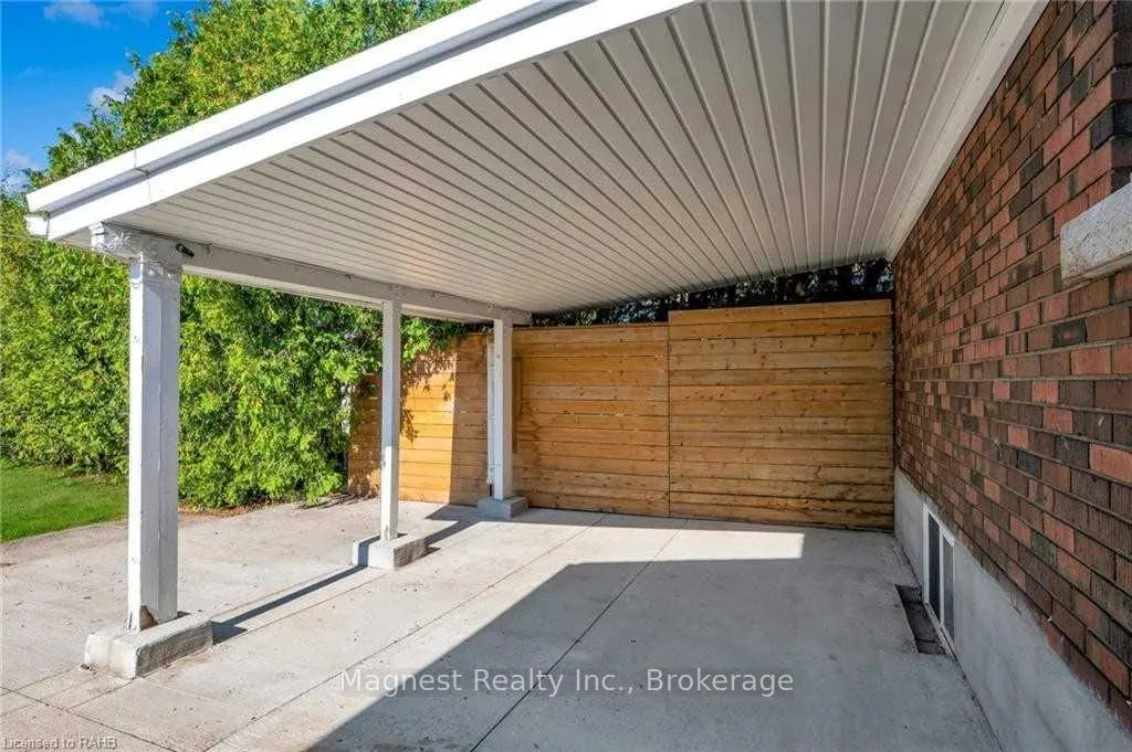 Photo 24 of Unit Upper, 18 New Mountain Road, Hamilton, Stoney Creek — HOMEH