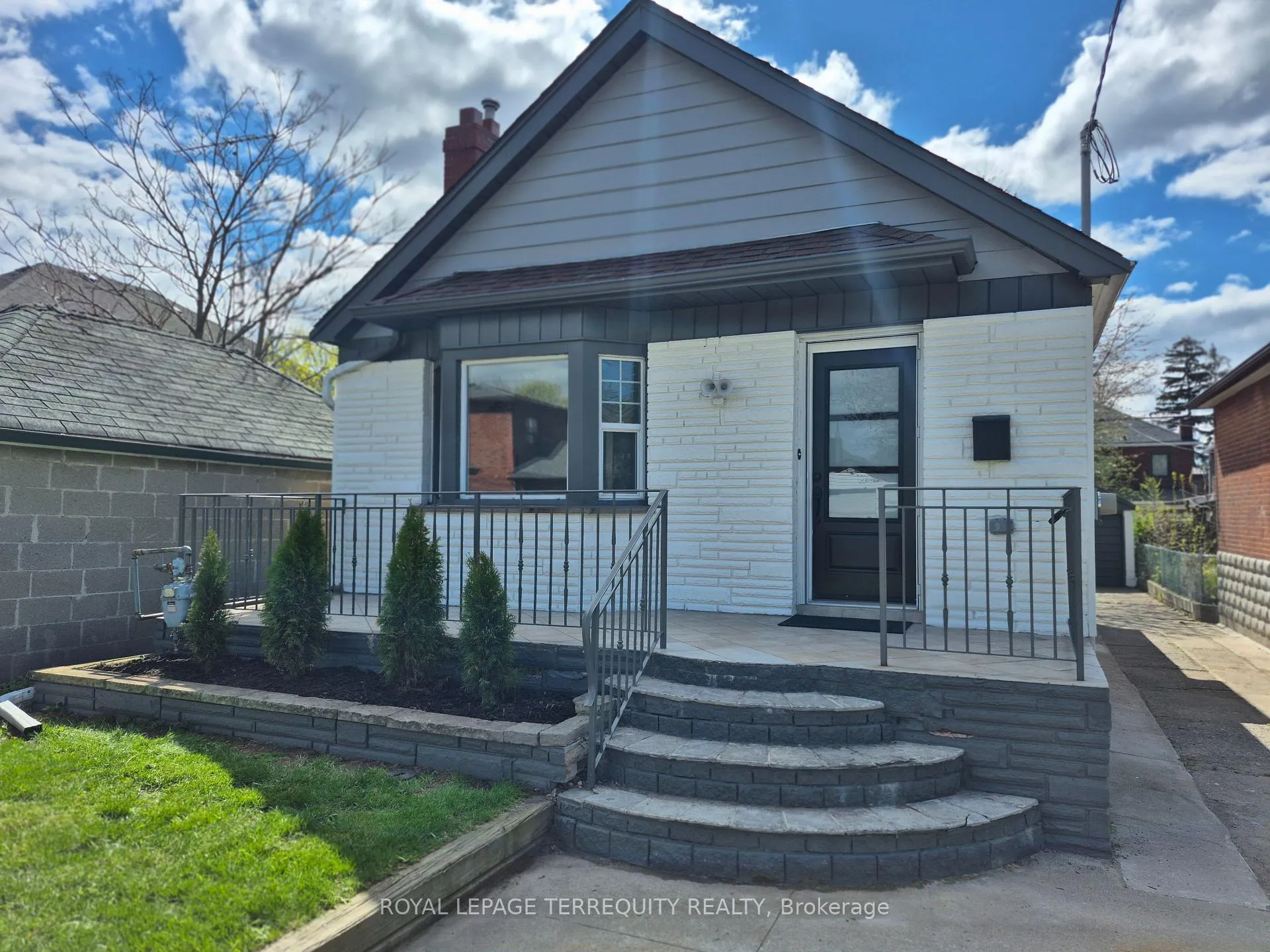 Front of 40 Leroy Avenue