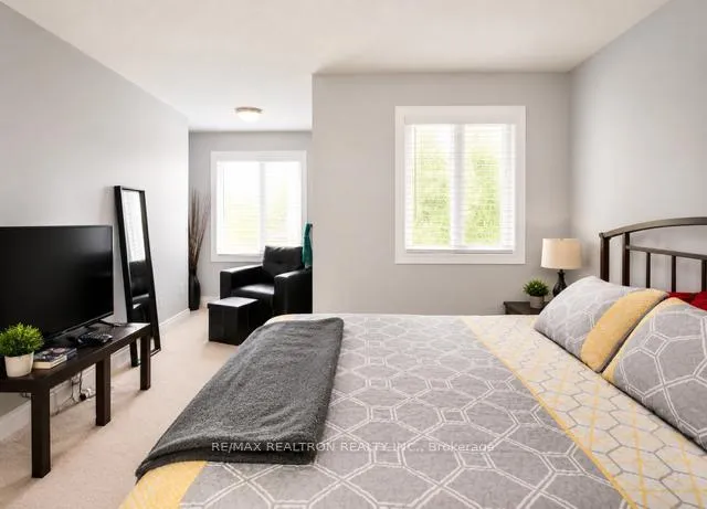 Photo 13 of 100 Sun King Crescent, Barrie, Innis-Shore — HOMEH