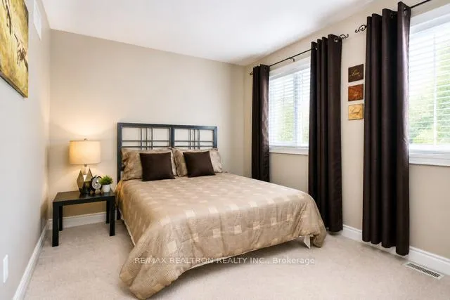 Photo 14 of 100 Sun King Crescent, Barrie, Innis-Shore — HOMEH