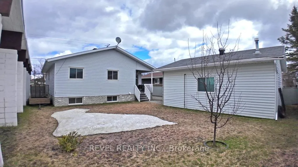 Photo 4 of 101 Bloor Avenue, Timmins, SP - Main Area — HOMEH