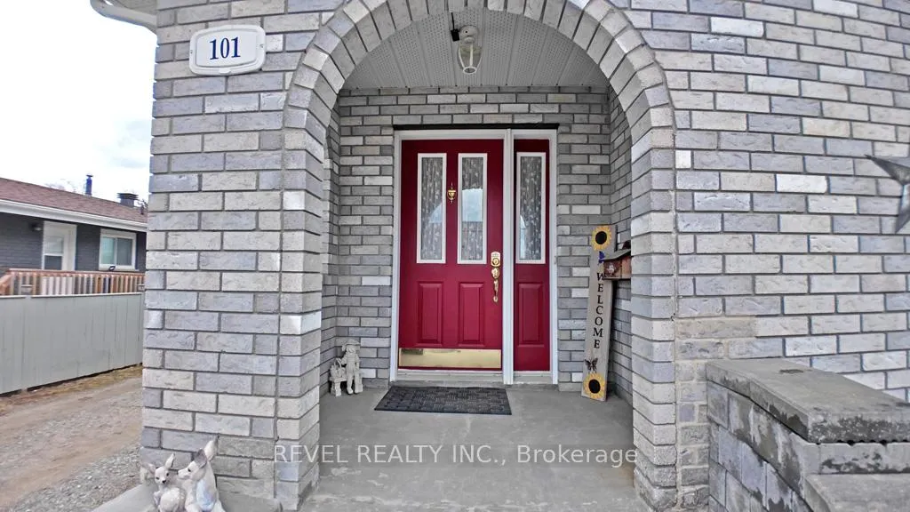 Photo 6 of 101 Bloor Avenue, Timmins, SP - Main Area — HOMEH