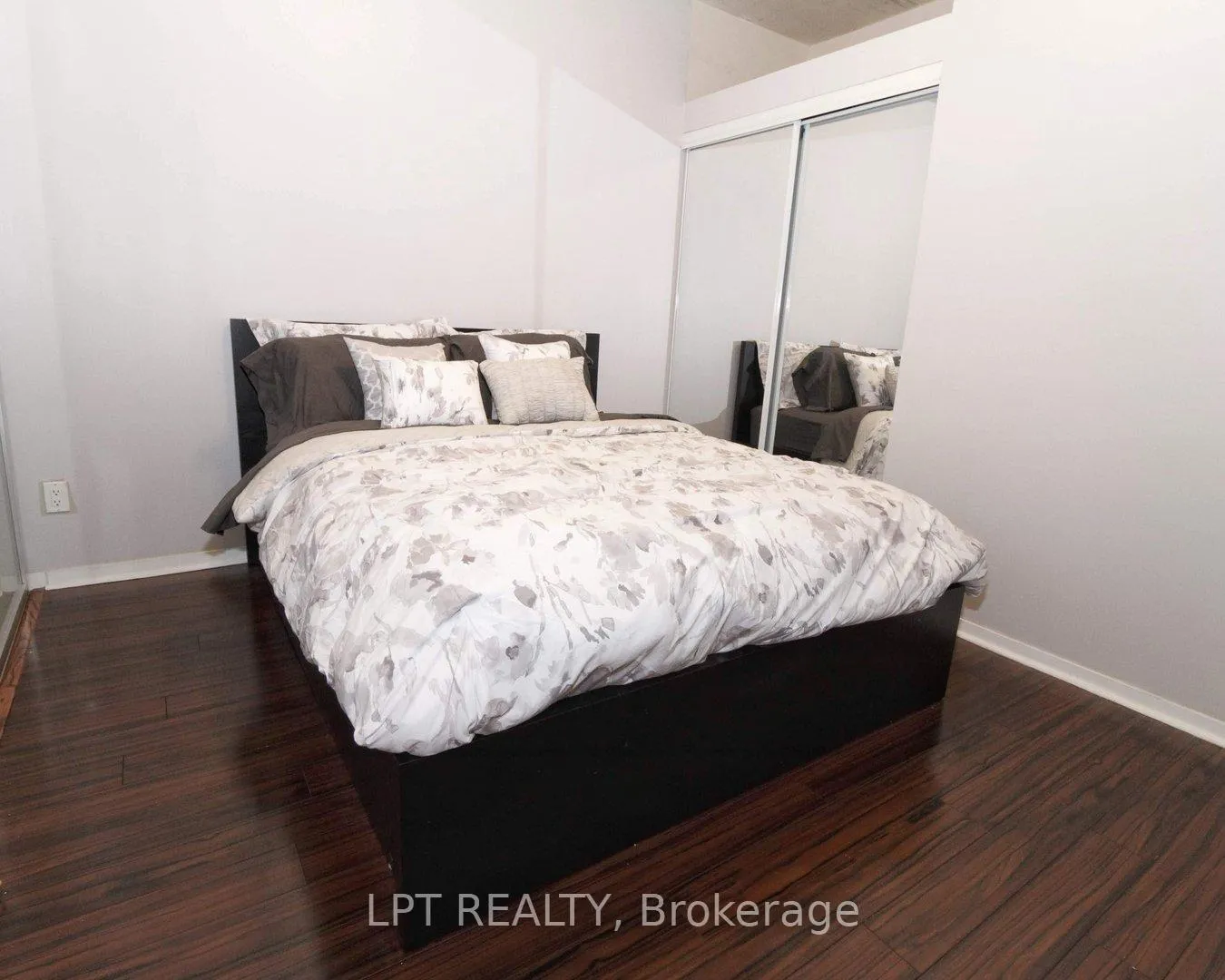 Photo 5 of Unit 618, 150 Sudbury Street, Toronto, Little Portugal — HOMEH