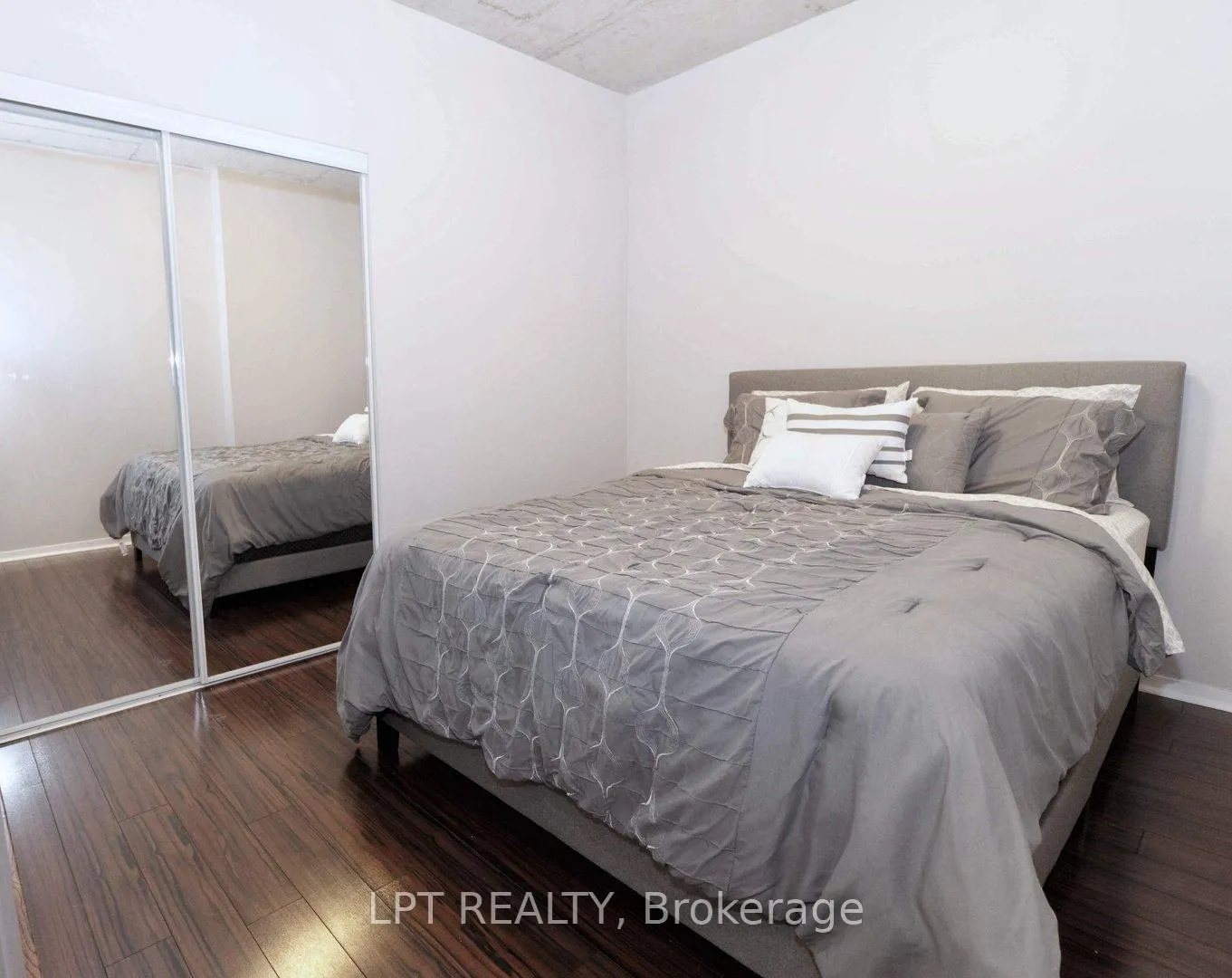 Photo 7 of Unit 618, 150 Sudbury Street, Toronto, Little Portugal — HOMEH