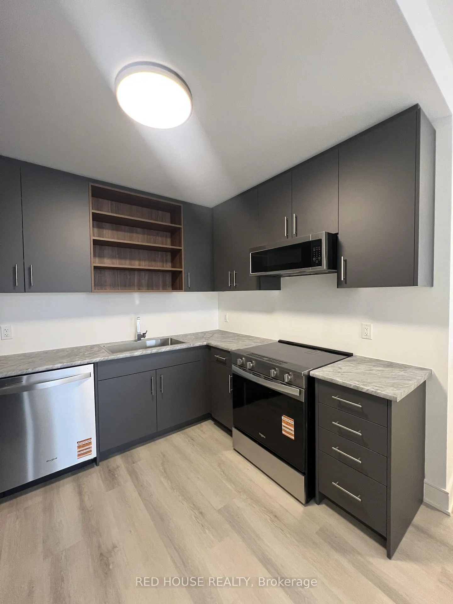 Photo 10 of 158 Everett Common, St. Catharines, Oakdale — HOMEH