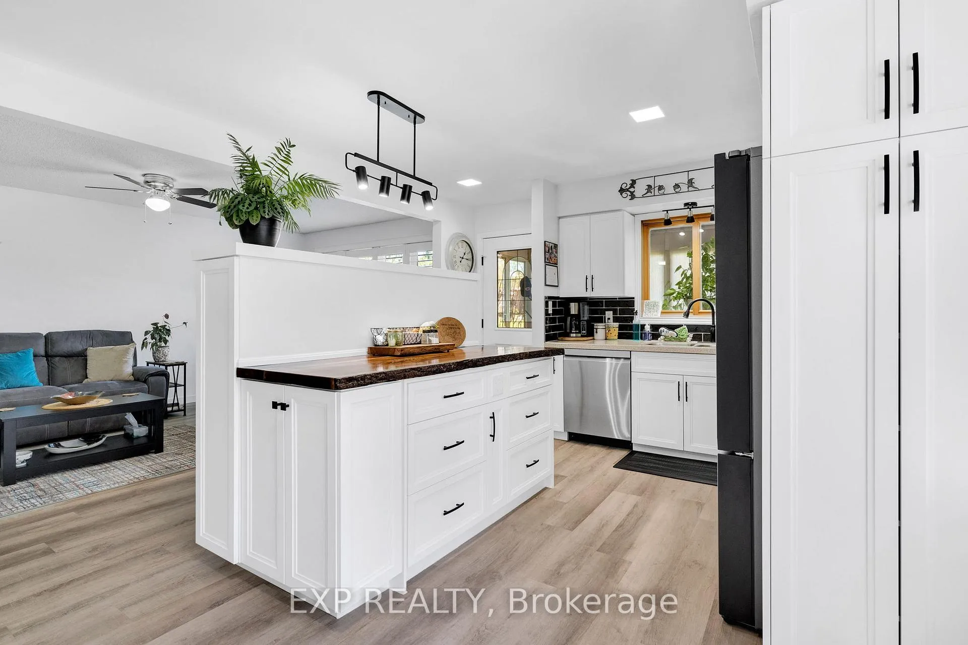 Photo 11 of 277 Station Street, North Middlesex, Parkhill — HOMEH