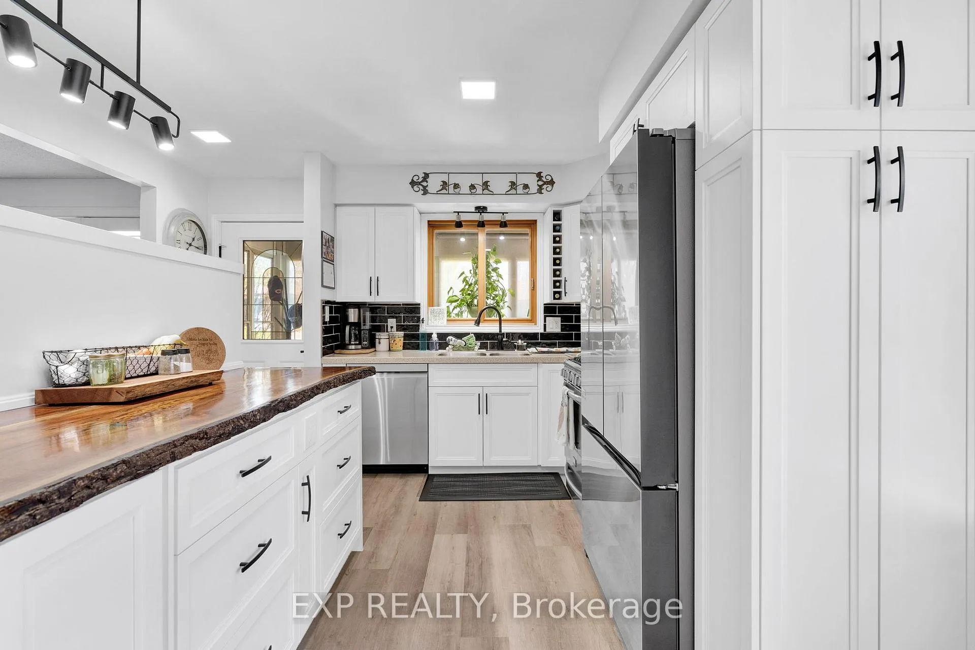 Photo 12 of 277 Station Street, North Middlesex, Parkhill — HOMEH