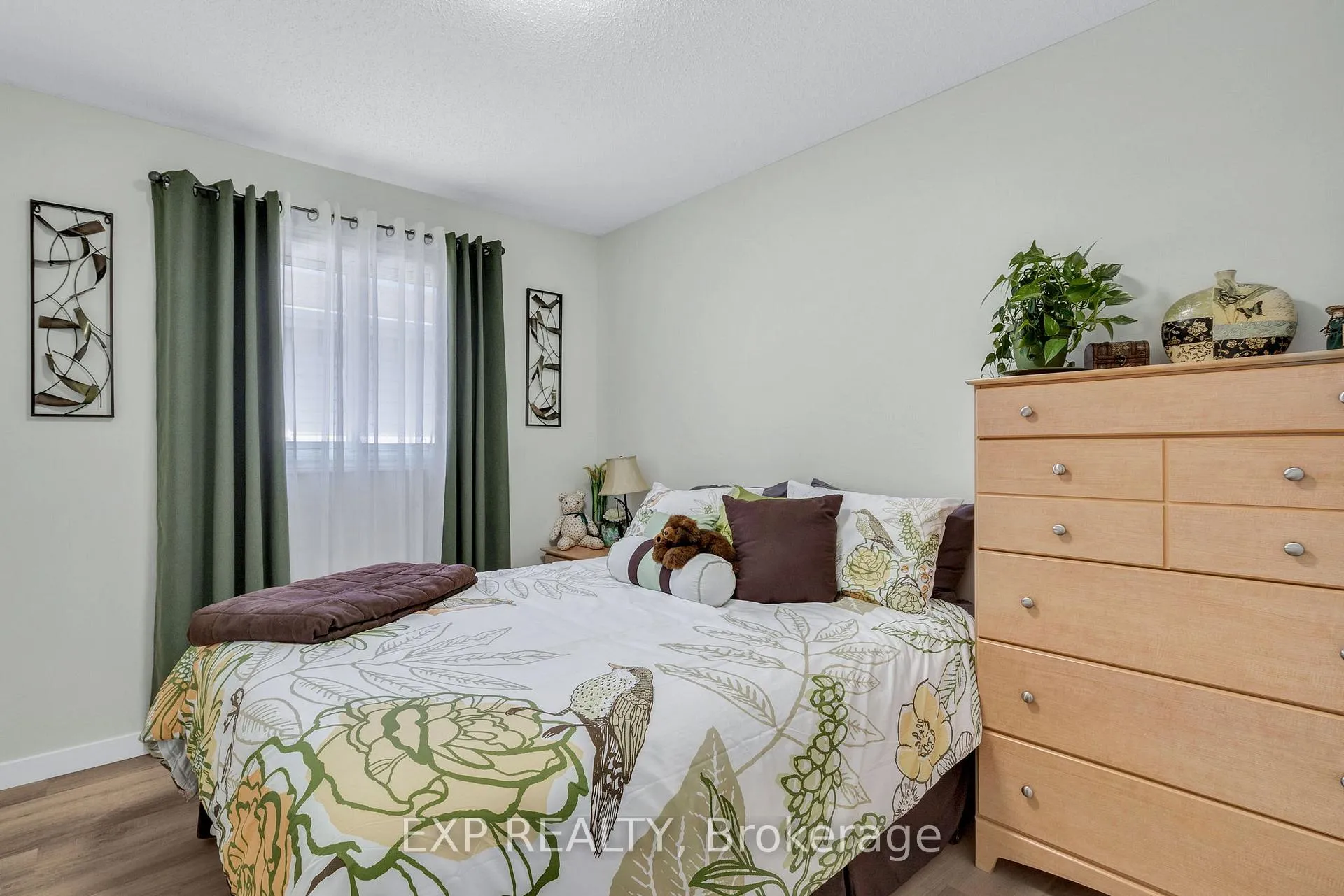 Photo 19 of 277 Station Street, North Middlesex, Parkhill — HOMEH
