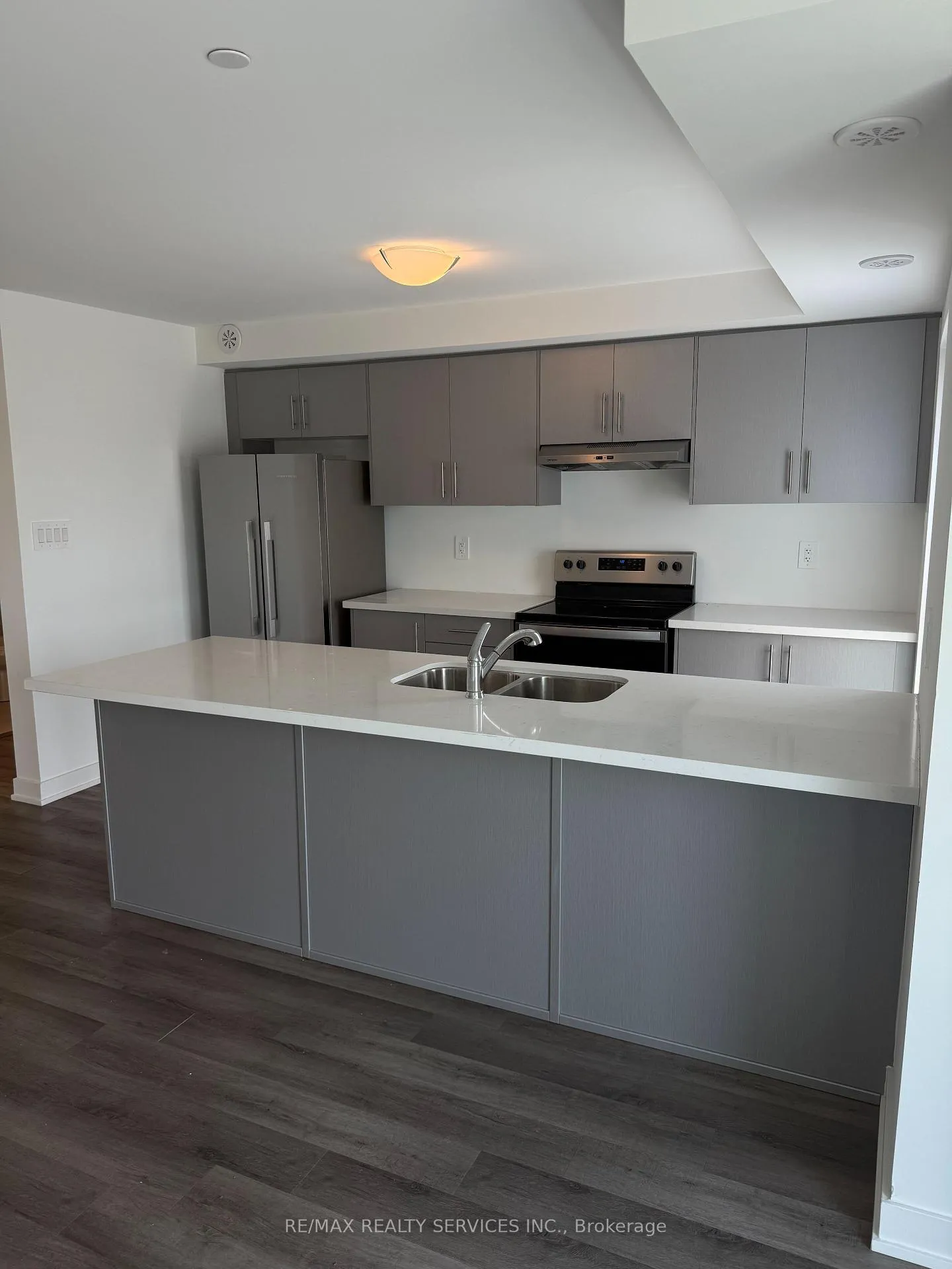 Photo 2 of 5 Romilly Avenue, Brampton, Northwest Brampton — HOMEH