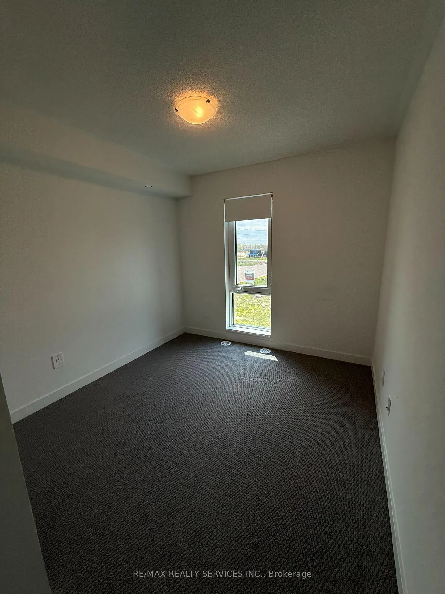Photo 5 of 5 Romilly Avenue, Brampton, Northwest Brampton — HOMEH