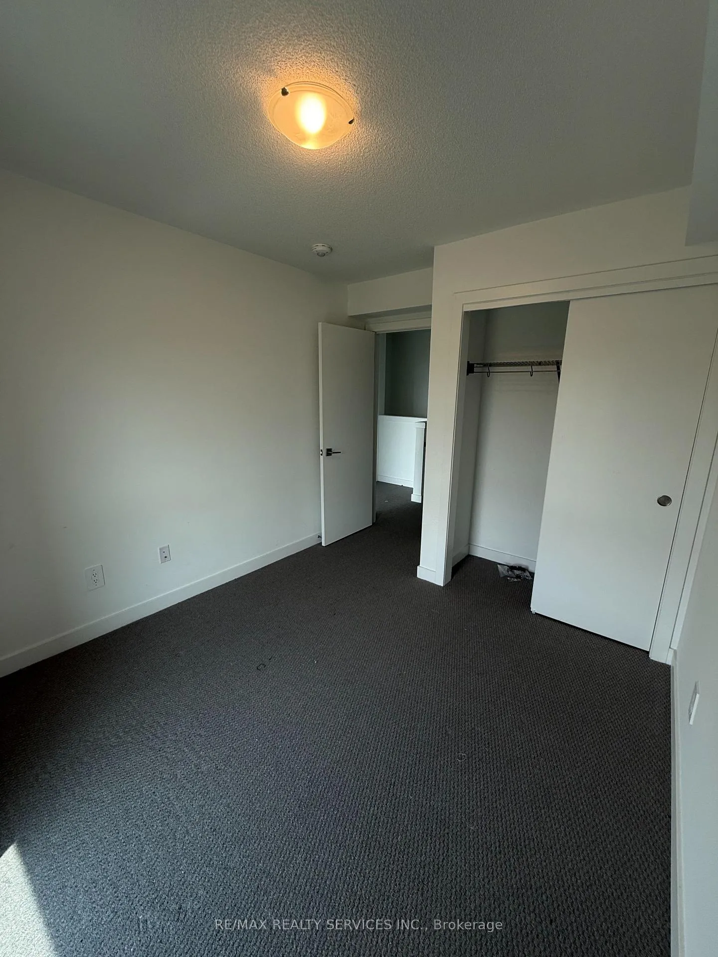 Photo 7 of 5 Romilly Avenue, Brampton, Northwest Brampton — HOMEH