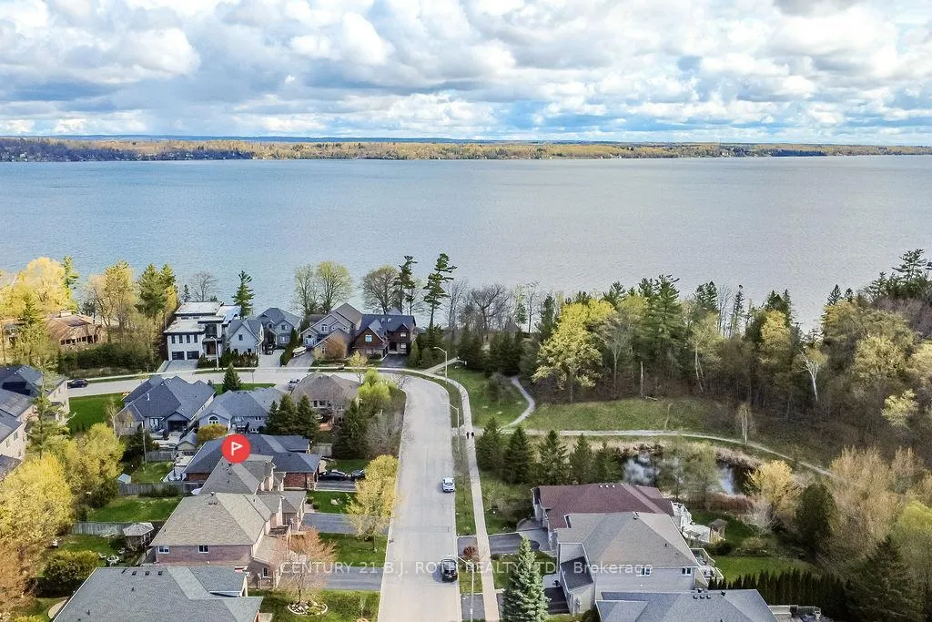 Photo 2 of 112 Crimson Ridge Road, Barrie, Bayshore — HOMEH