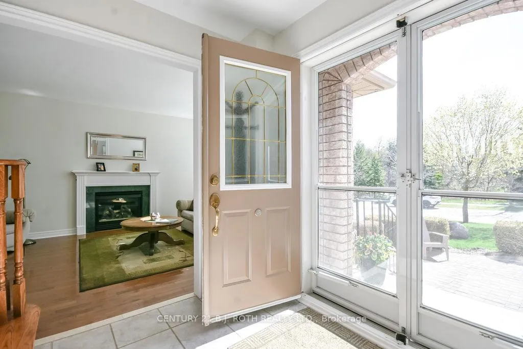 Photo 5 of 112 Crimson Ridge Road, Barrie, Bayshore — HOMEH