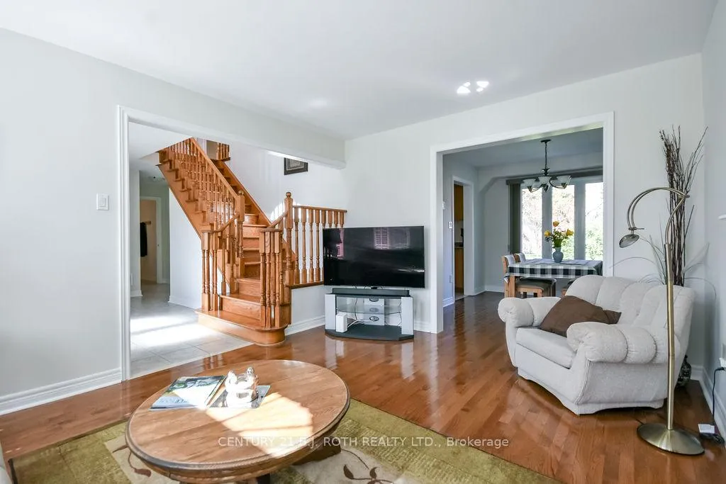 Photo 8 of 112 Crimson Ridge Road, Barrie, Bayshore — HOMEH