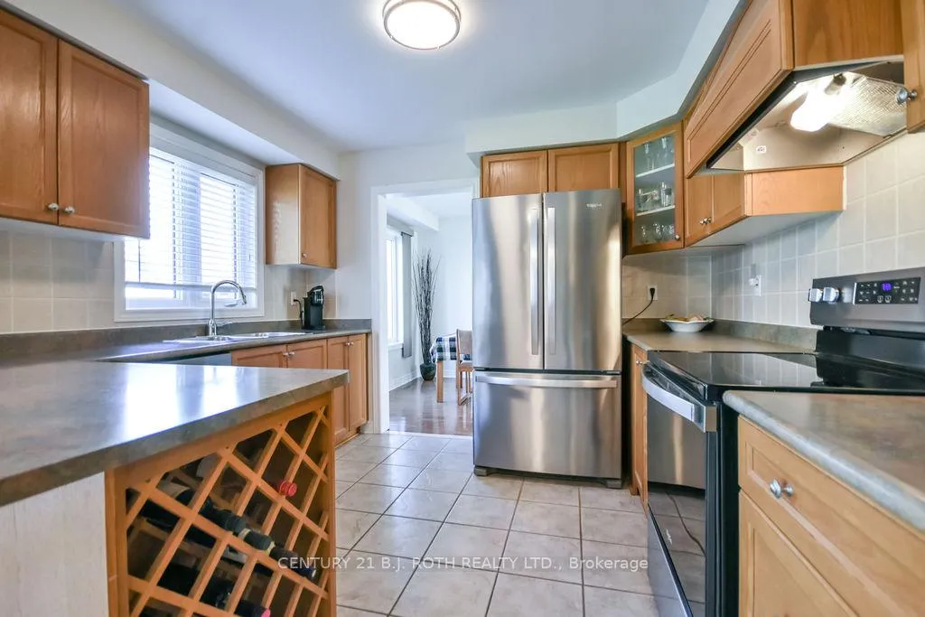 Photo 10 of 112 Crimson Ridge Road, Barrie, Bayshore — HOMEH