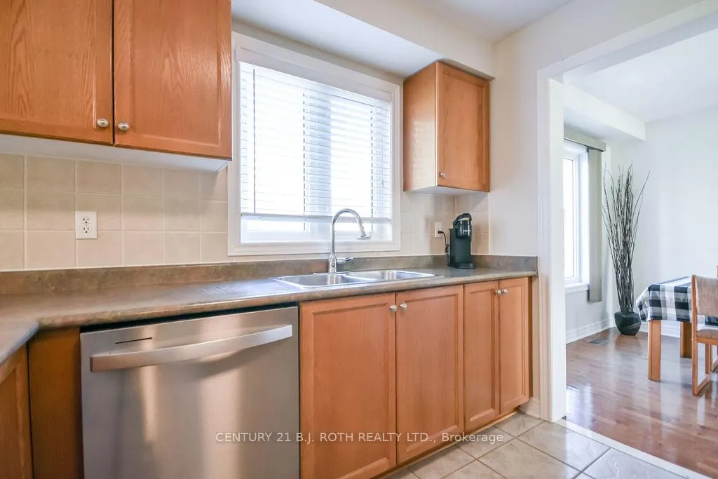 Photo 11 of 112 Crimson Ridge Road, Barrie, Bayshore — HOMEH