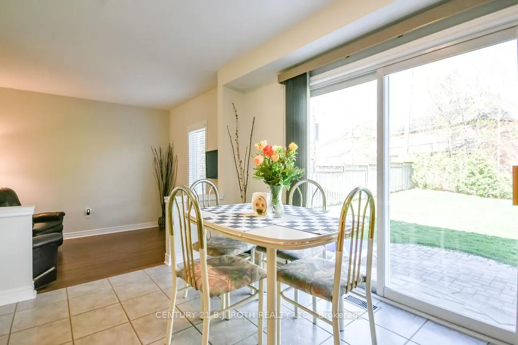 Photo 12 of 112 Crimson Ridge Road, Barrie, Bayshore — HOMEH