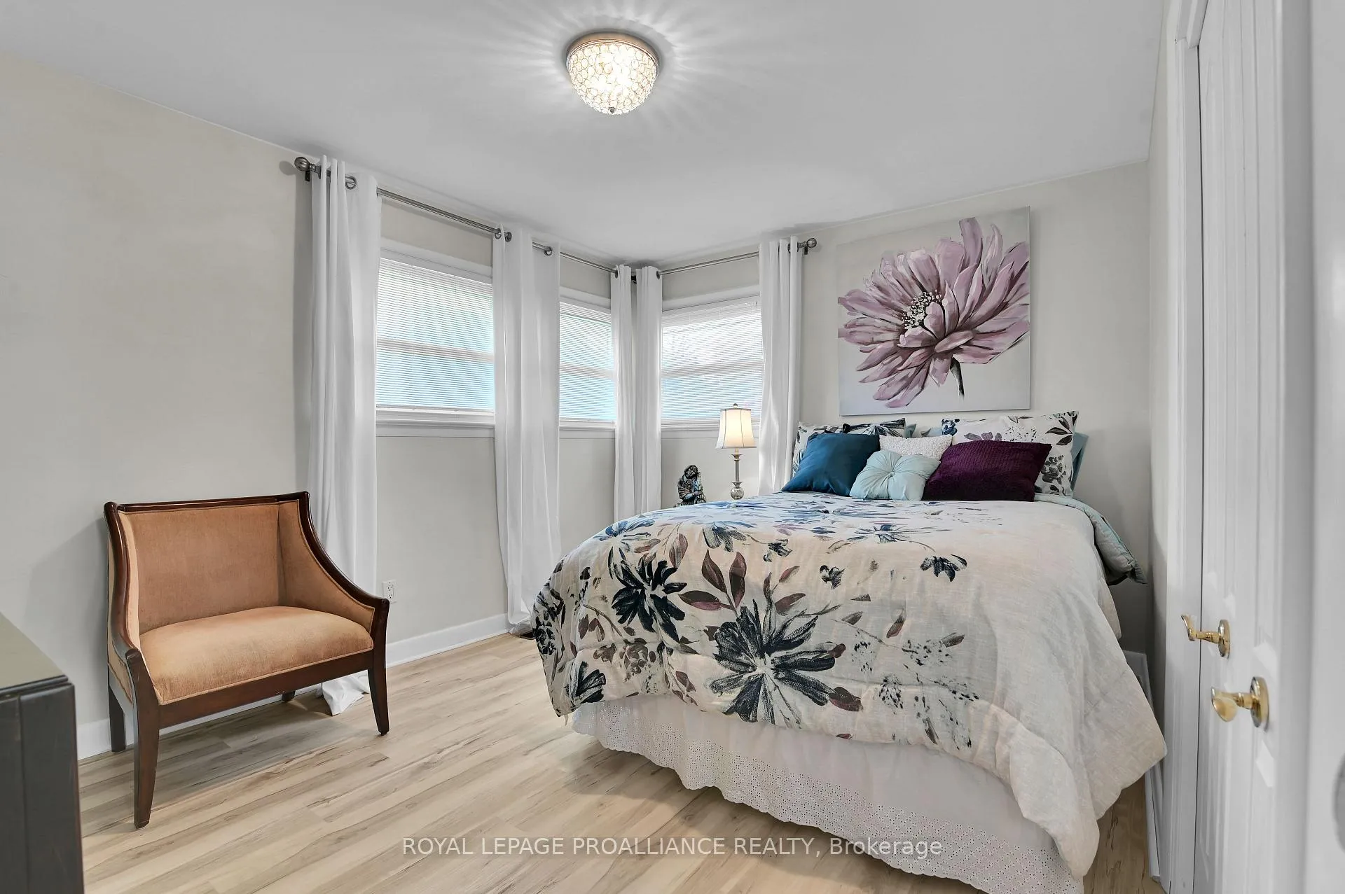 Photo 11 of 419 St Lawrence Street, Prescott — HOMEH