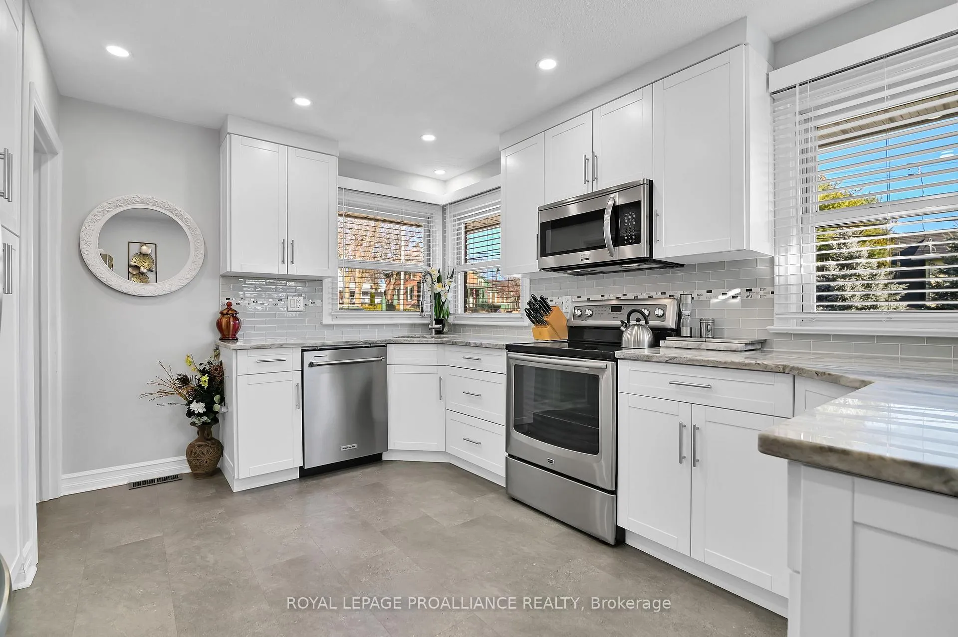 Photo 14 of 419 St Lawrence Street, Prescott — HOMEH