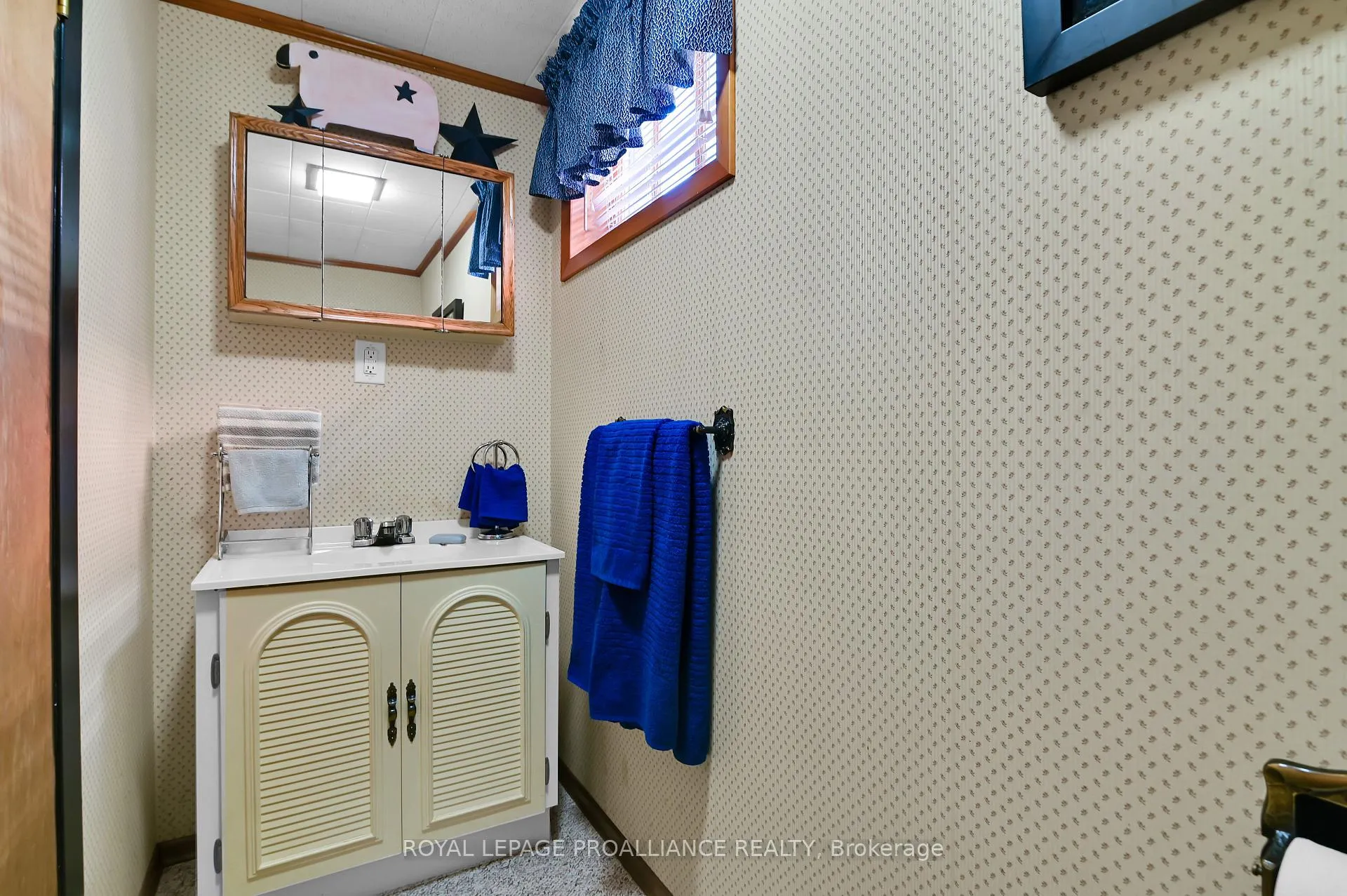 Photo 19 of 419 St Lawrence Street, Prescott — HOMEH