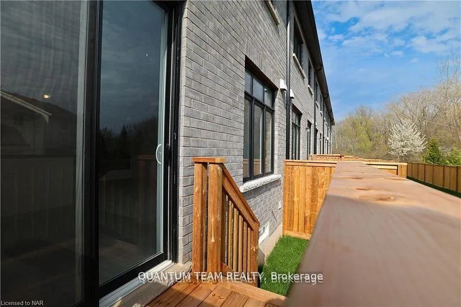 Photo 2 of 7403 Sandy Ridge Common, Niagara Falls, Oldfield — HOMEH