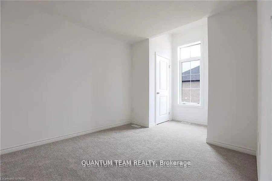 Photo 5 of 7403 Sandy Ridge Common, Niagara Falls, Oldfield — HOMEH