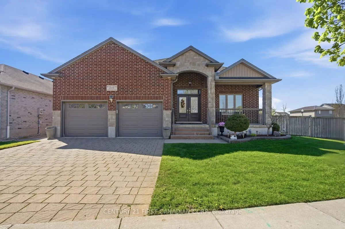 Photo 2 of 2035 Coronation Drive, London, North E — HOMEH
