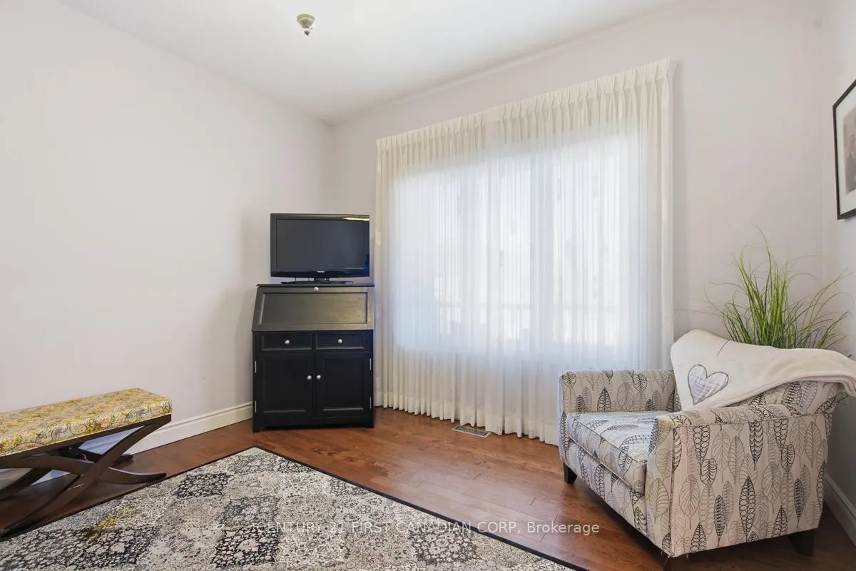 Photo 9 of 2035 Coronation Drive, London, North E — HOMEH