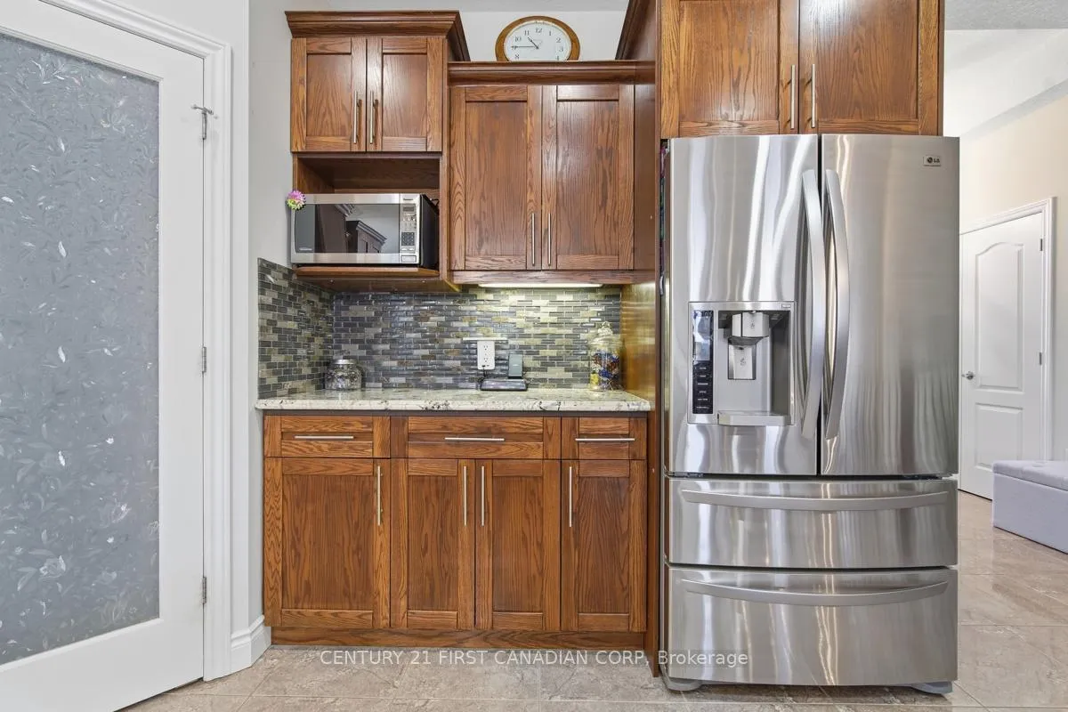 Photo 15 of 2035 Coronation Drive, London, North E — HOMEH