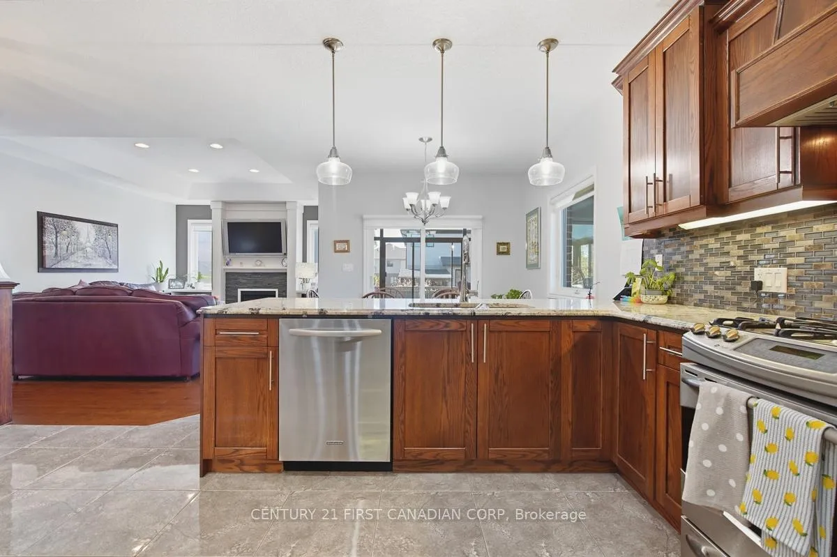 Photo 16 of 2035 Coronation Drive, London, North E — HOMEH