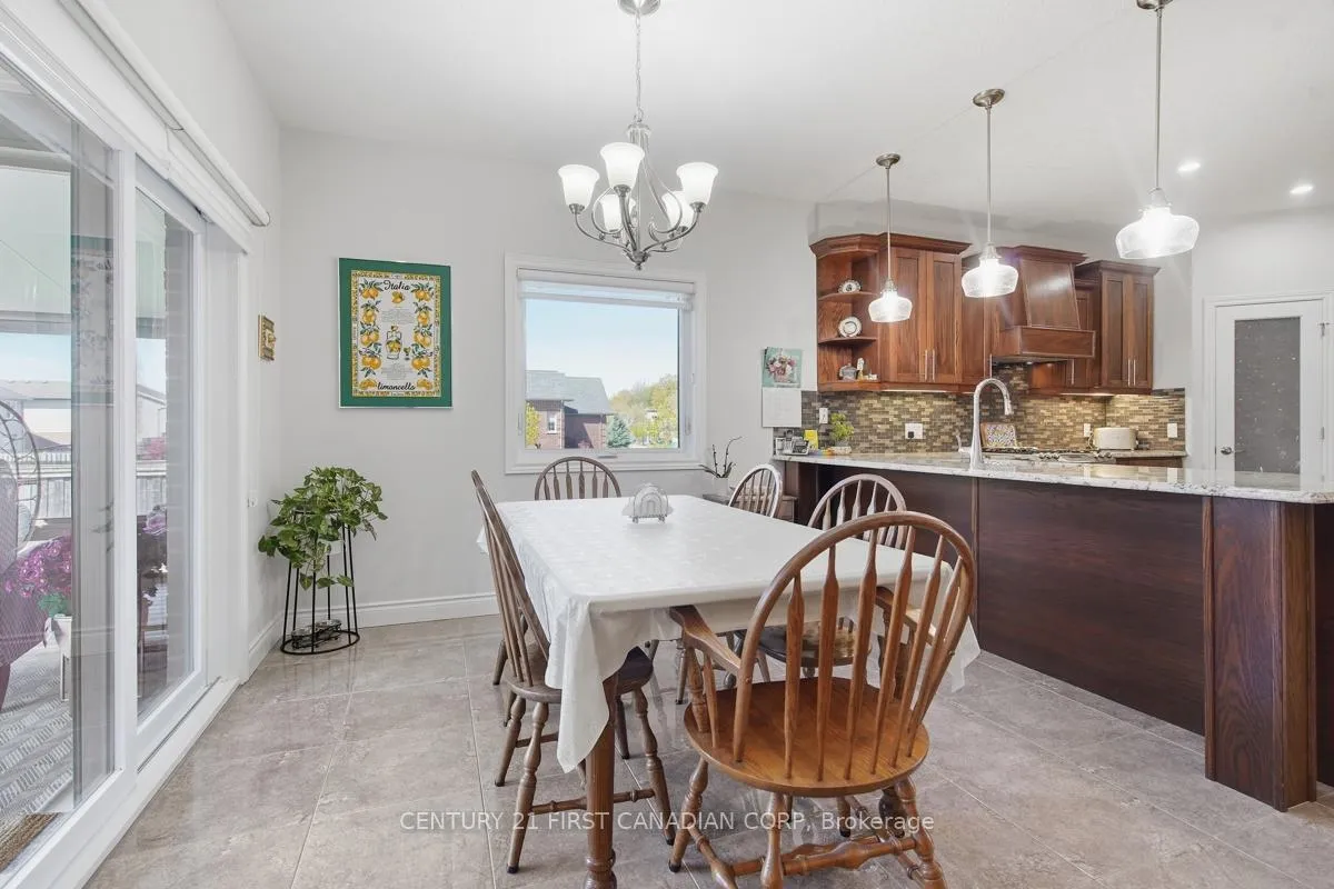 Photo 18 of 2035 Coronation Drive, London, North E — HOMEH