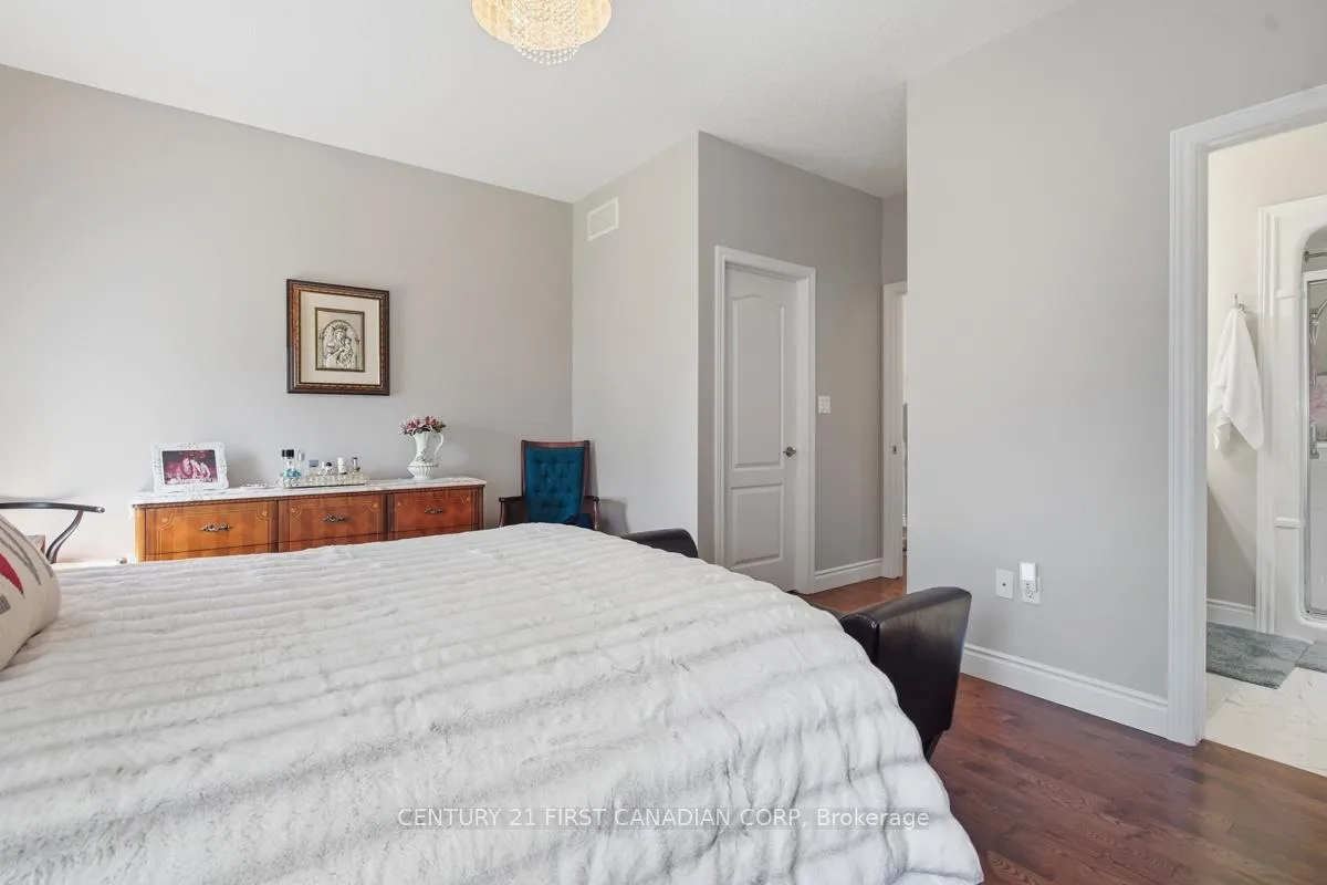 Photo 25 of 2035 Coronation Drive, London, North E — HOMEH