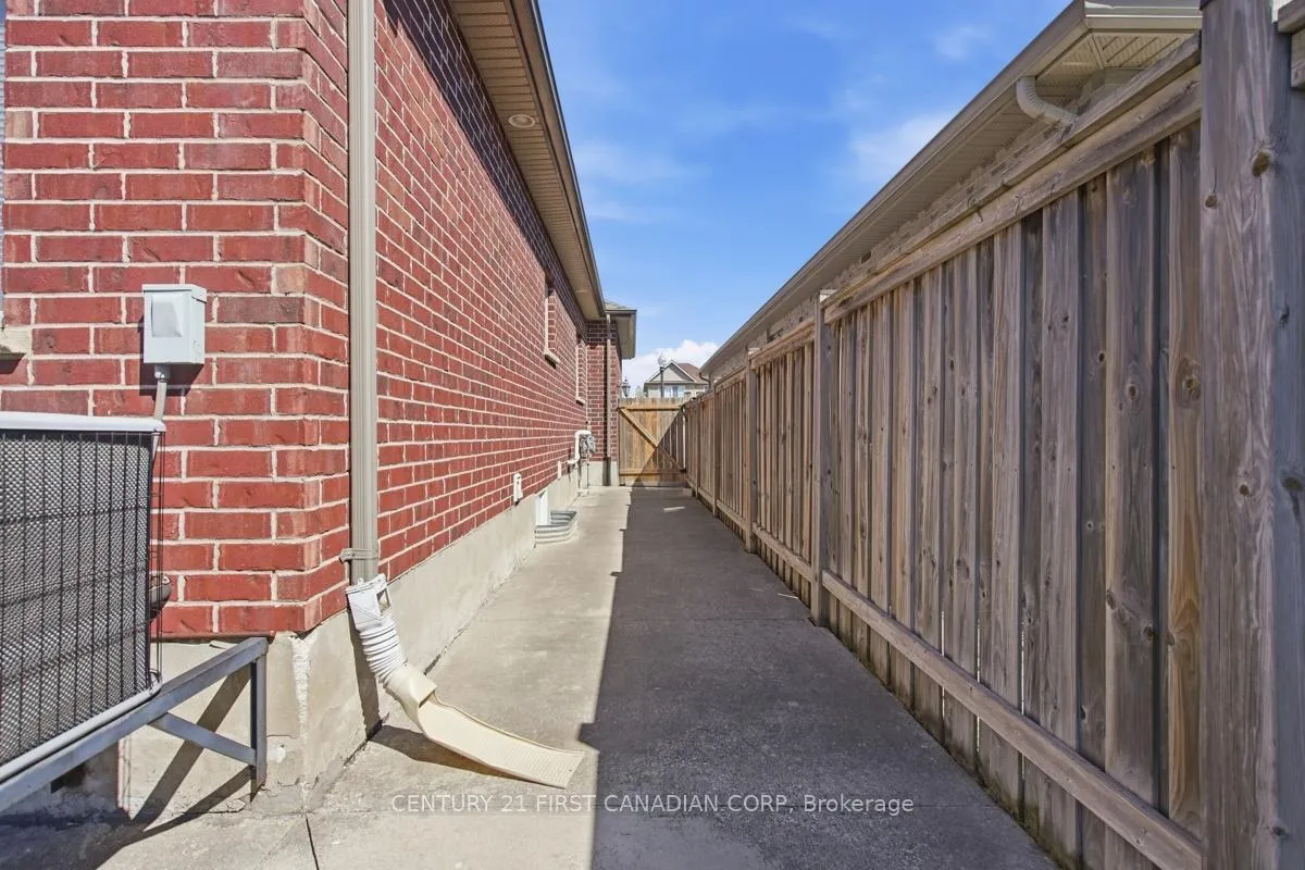 Photo 48 of 2035 Coronation Drive, London, North E — HOMEH