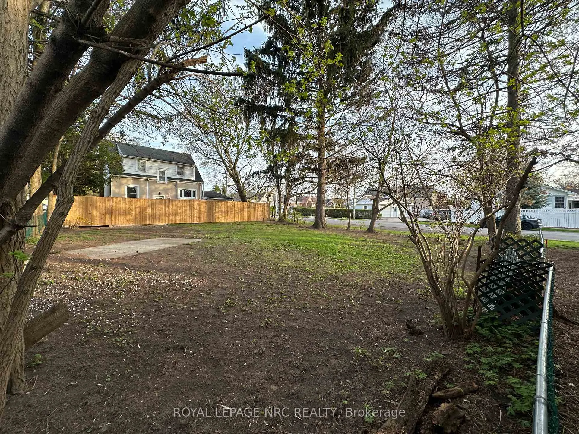 Photo 4 of 2A Corbett Avenue, St. Catharines, Port Dalhousie — HOMEH