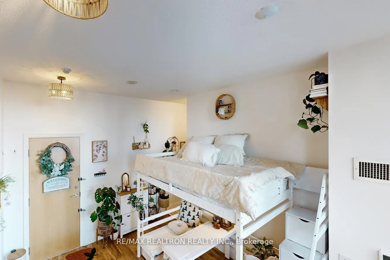 Photo 17 of Unit 421, 58 Marine Parade Drive, Etobicoke, Mimico — HOMEH
