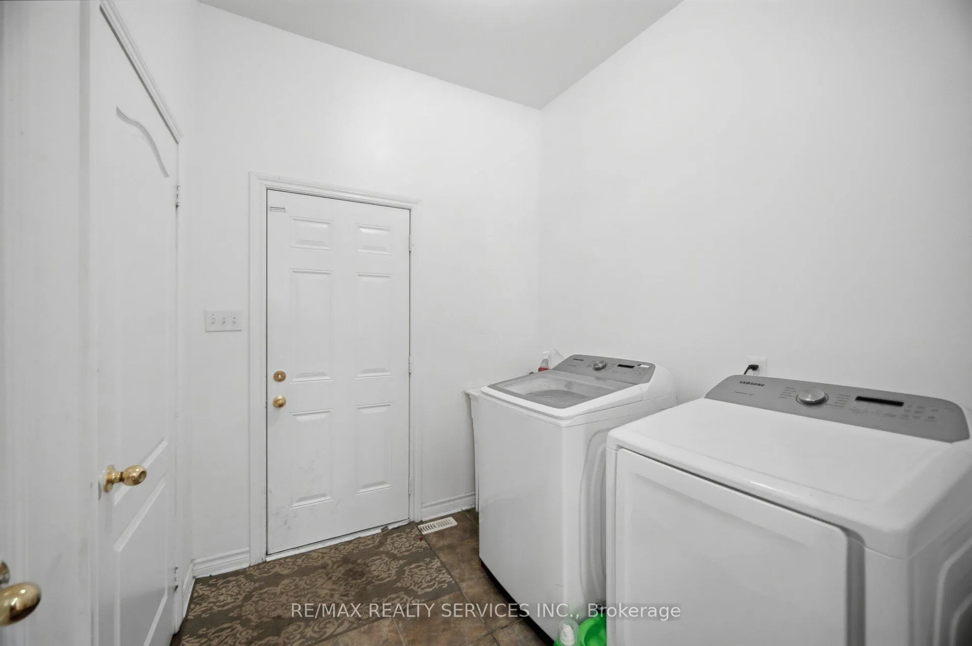 Photo 19 of 56 Iron Block Drive, Brampton, Northwest Sandalwood Parkway — HOMEH