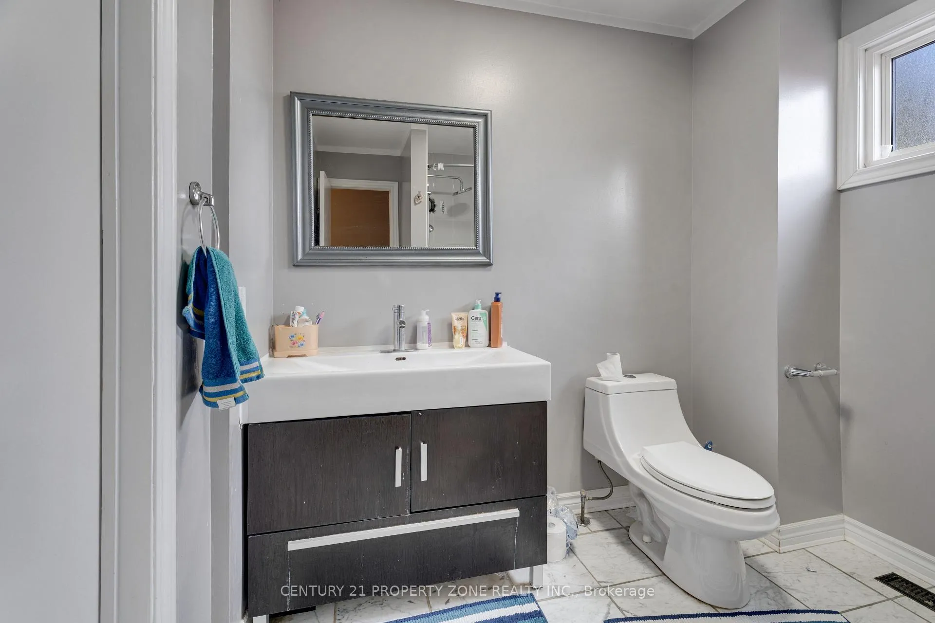 Photo 4 of 32 Lady Stewart Boulevard, Brampton, Westgate — HOMEH