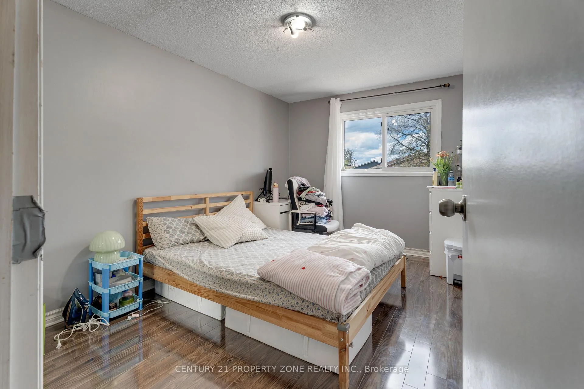 Photo 5 of 32 Lady Stewart Boulevard, Brampton, Westgate — HOMEH