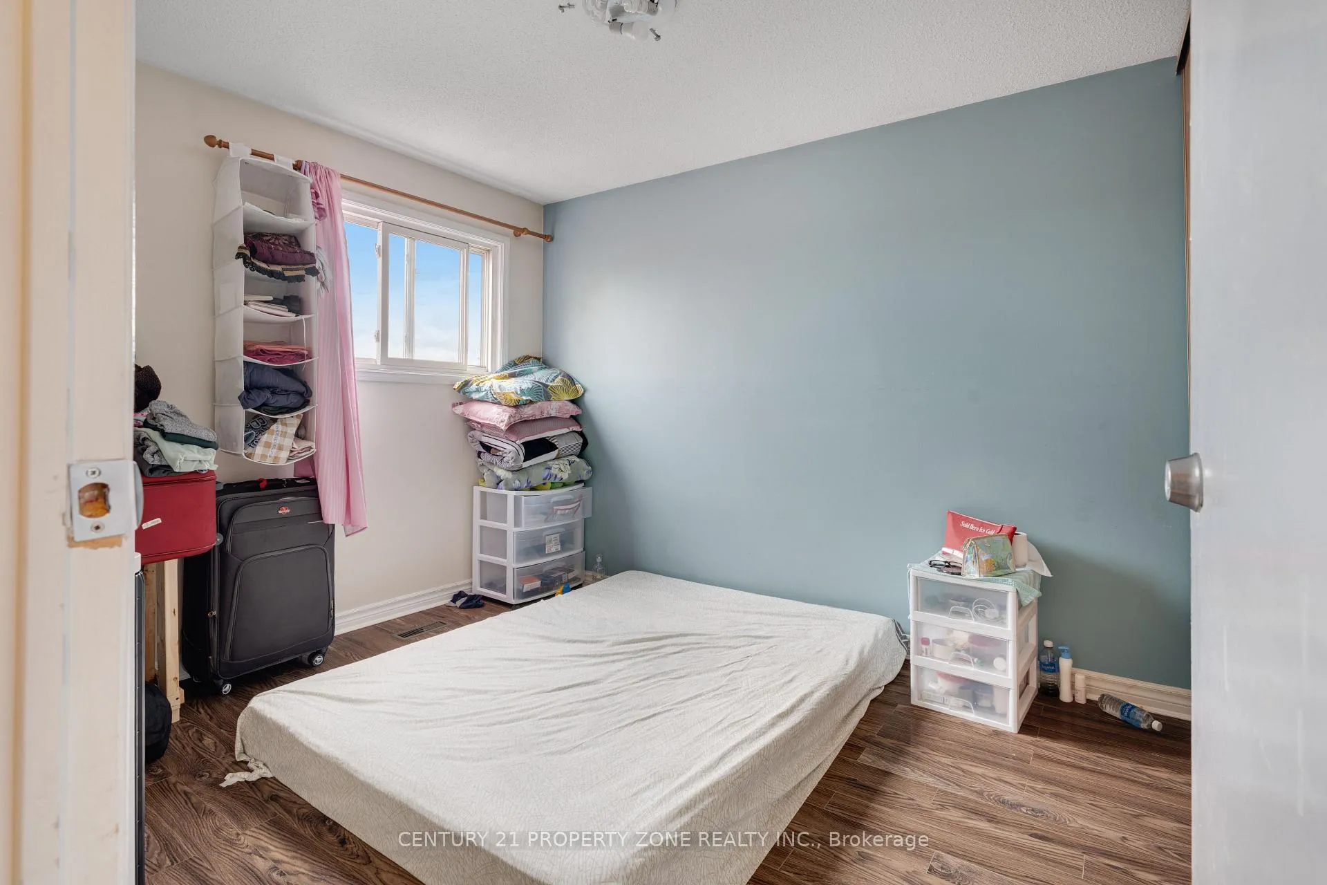 Photo 10 of 32 Lady Stewart Boulevard, Brampton, Westgate — HOMEH