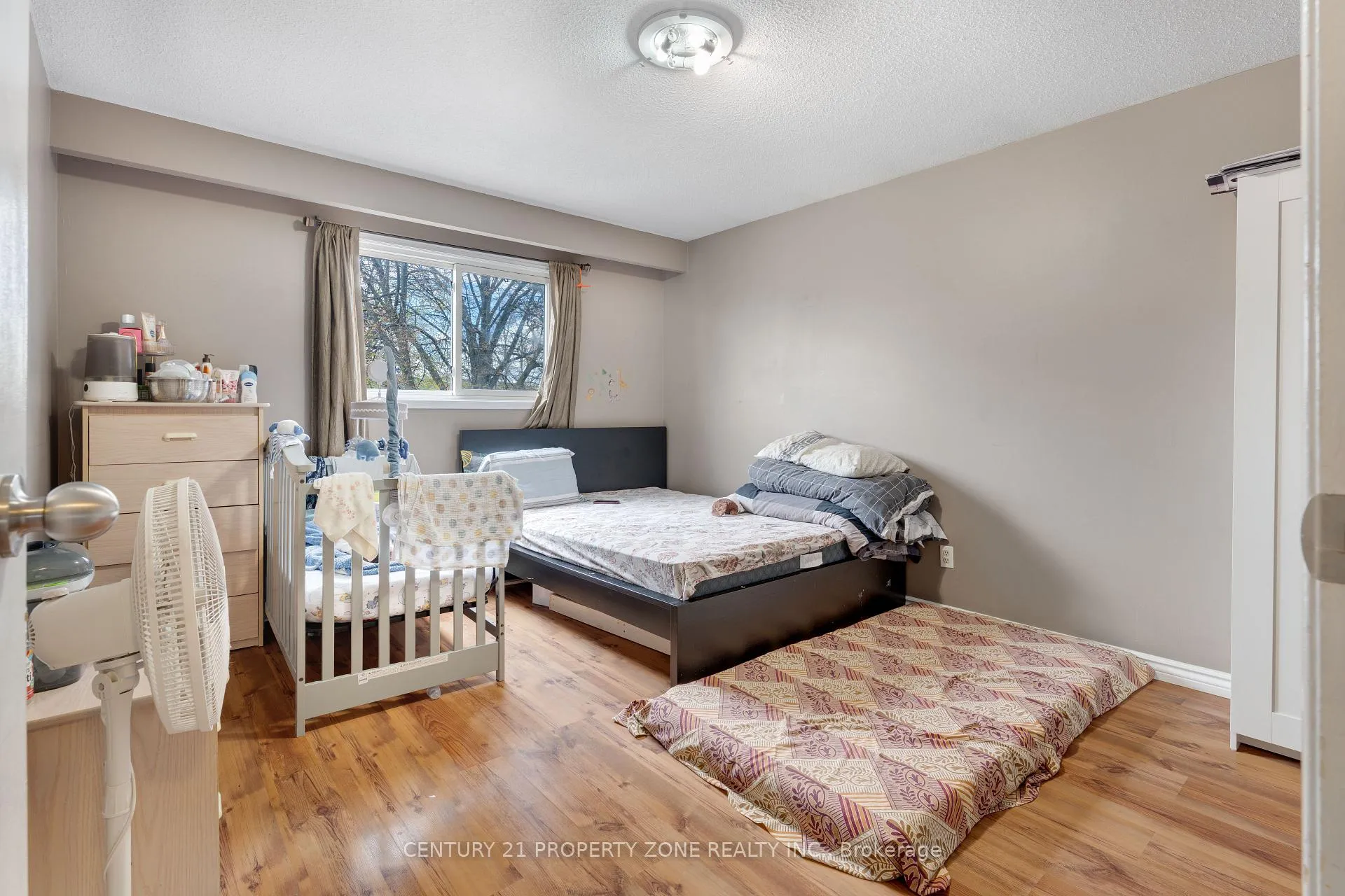Photo 11 of 32 Lady Stewart Boulevard, Brampton, Westgate — HOMEH