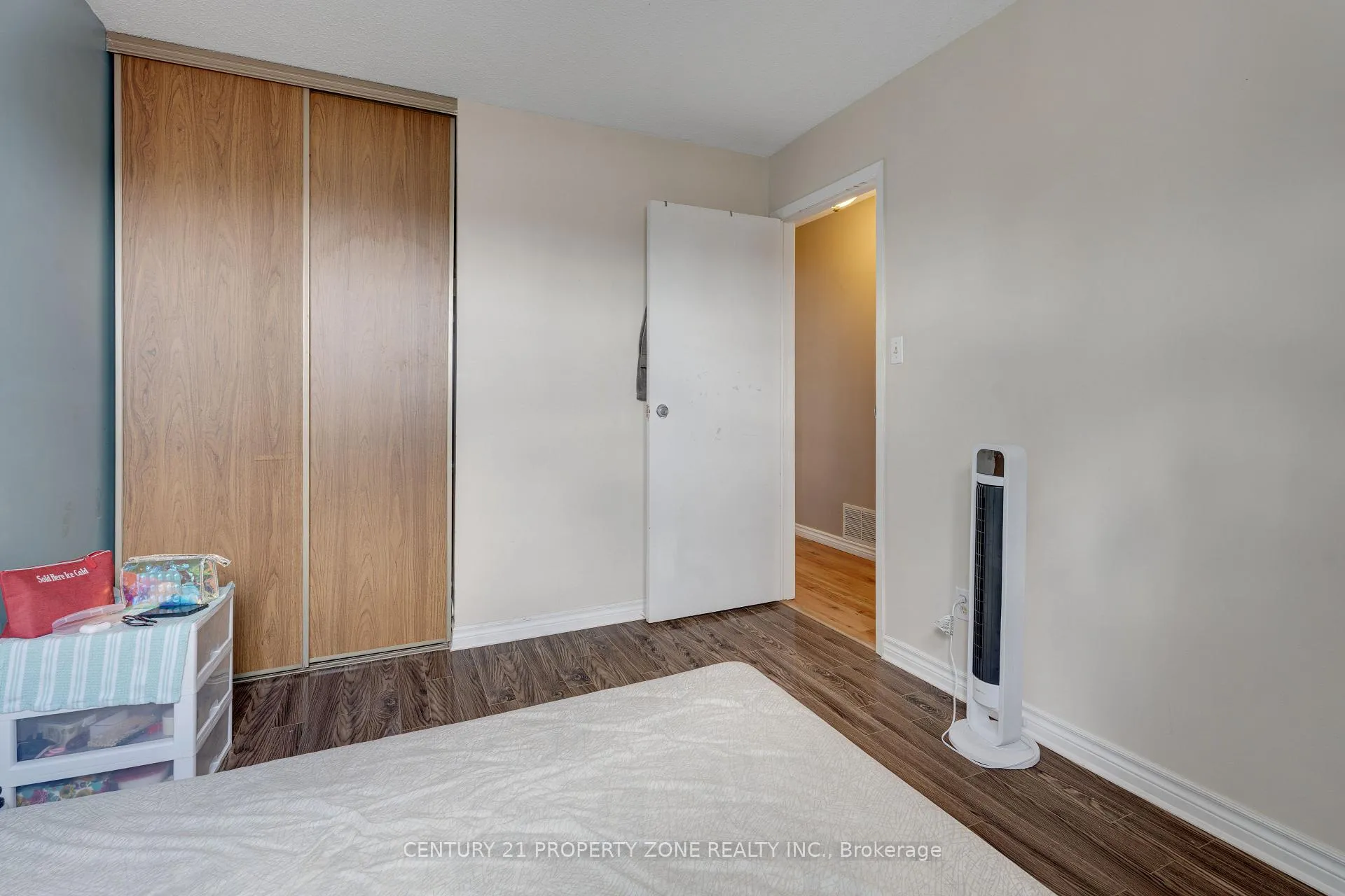 Photo 13 of 32 Lady Stewart Boulevard, Brampton, Westgate — HOMEH