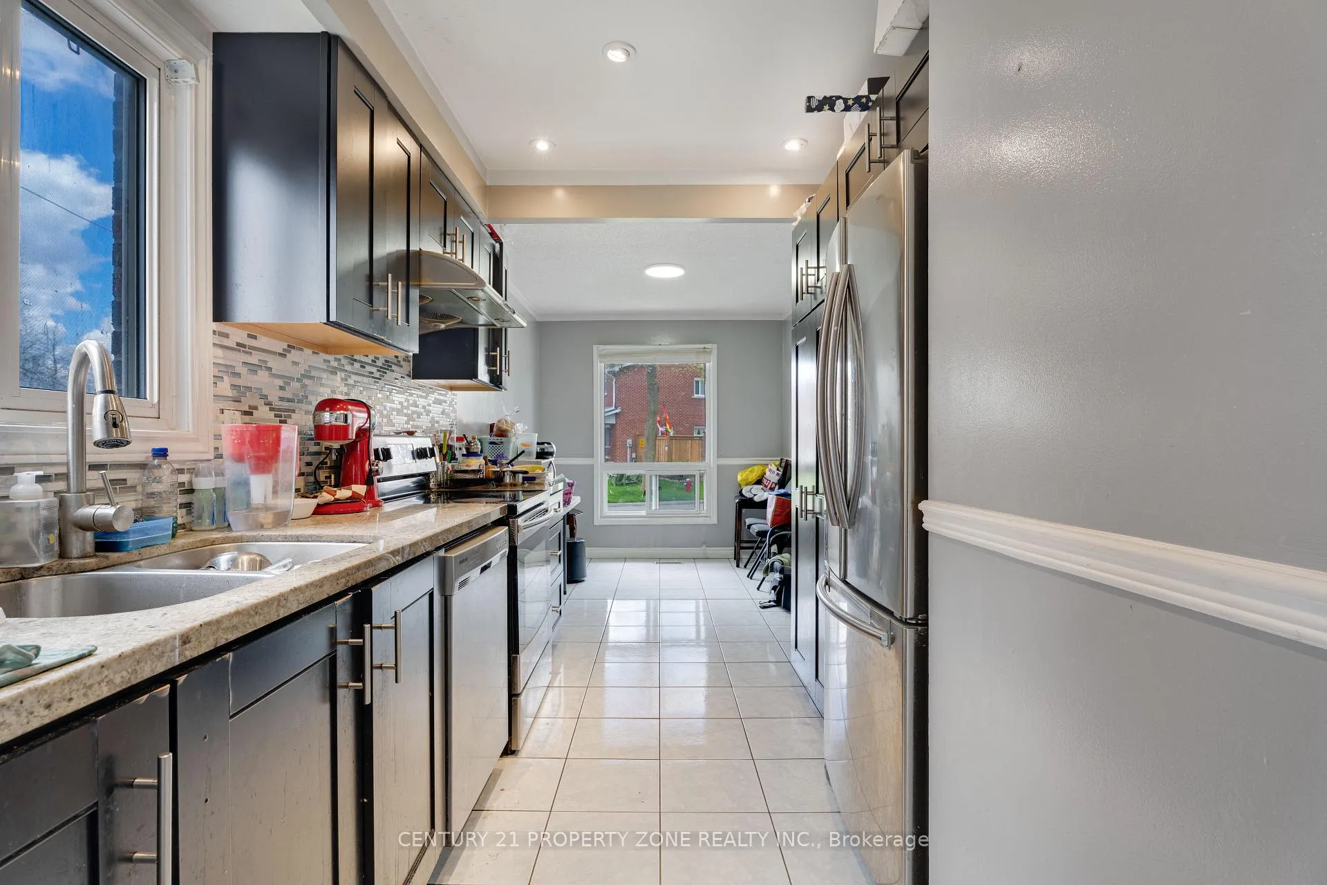 Photo 15 of 32 Lady Stewart Boulevard, Brampton, Westgate — HOMEH