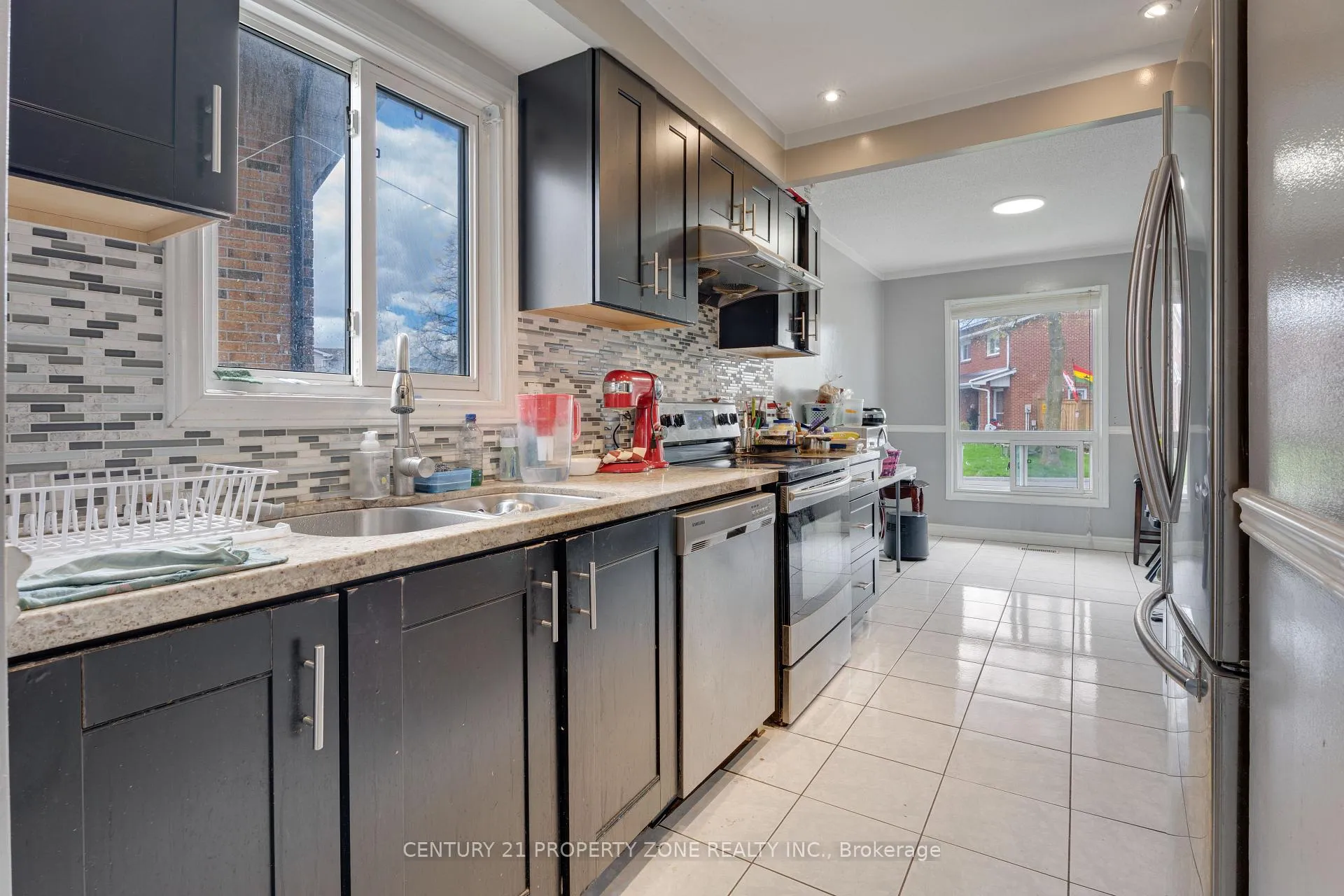 Photo 16 of 32 Lady Stewart Boulevard, Brampton, Westgate — HOMEH