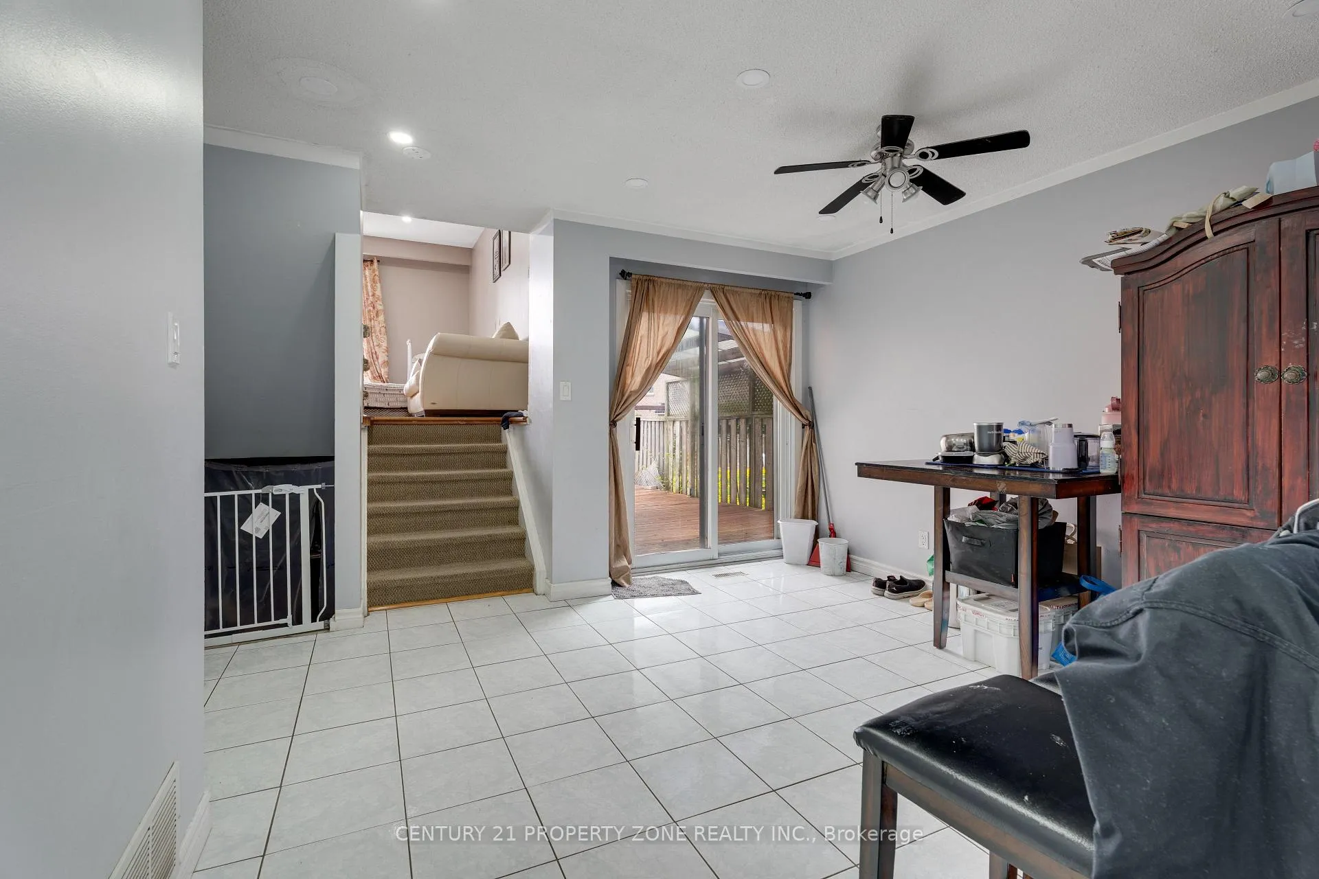Photo 18 of 32 Lady Stewart Boulevard, Brampton, Westgate — HOMEH